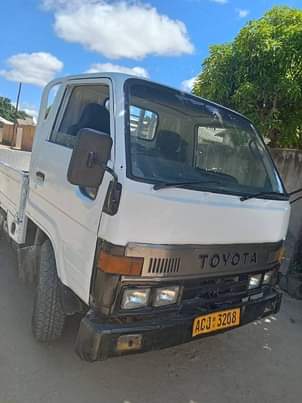 used toyota toyoace