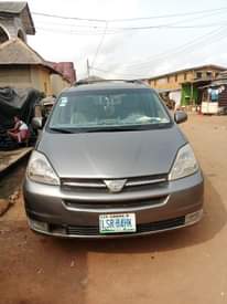 A picture of Brand Toyota Sienna Model 05 Condition first body chilling ac