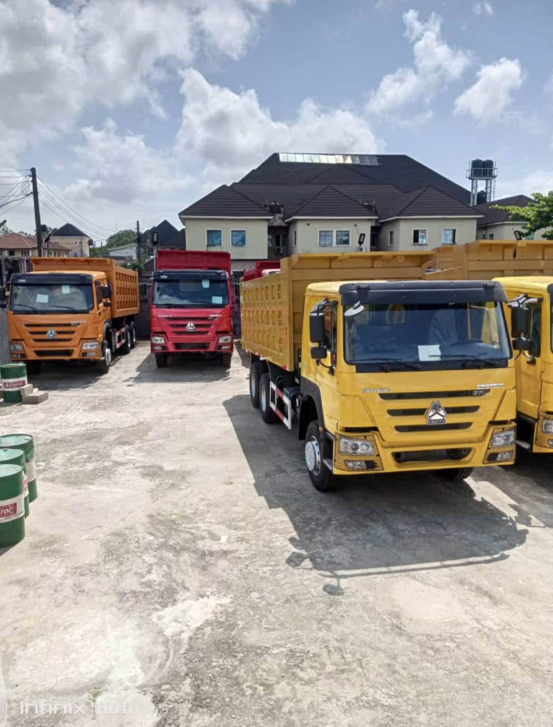 A picture of 6X4 10 Tyres Howo Sinotruk