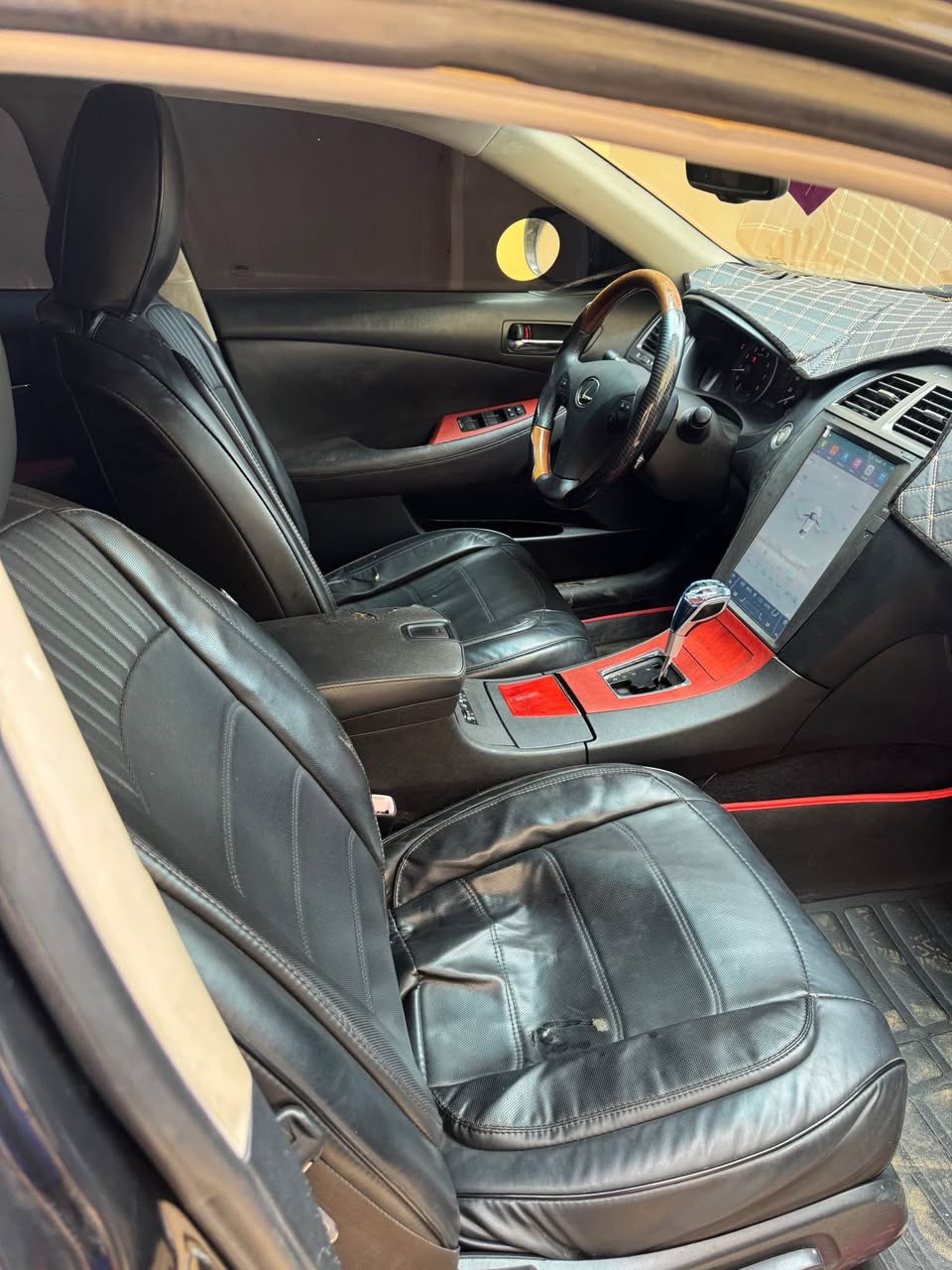 A picture of Neatly used Lexus Es350 08