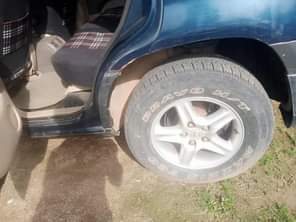 A picture of DISTRESS SALES 2003 LEXUS RX300 First body pan Untampered engine