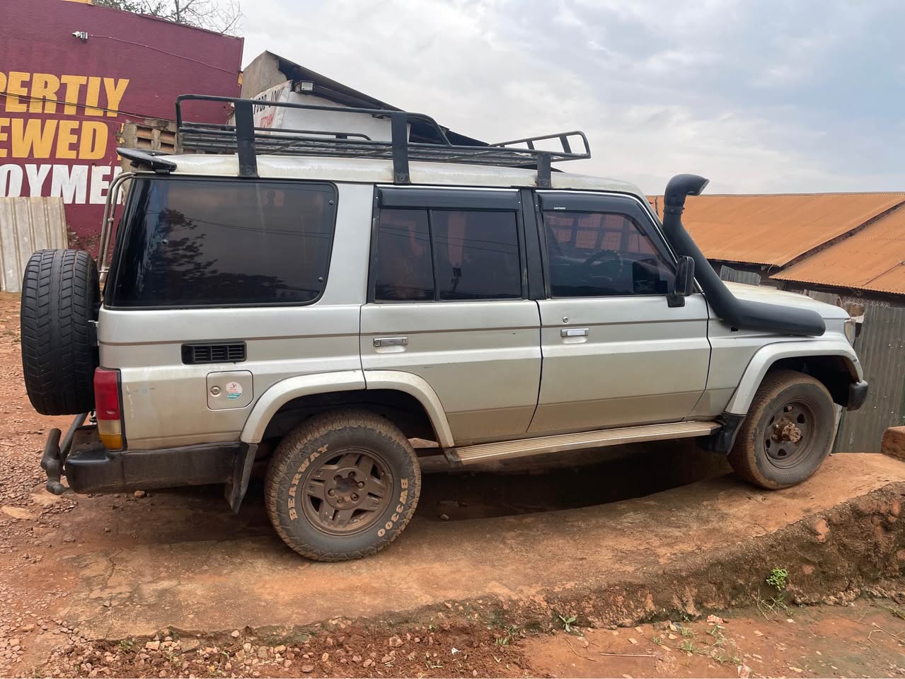 A picture of Toyota Landcruiser 3.0 automatic diesel 1kz engine