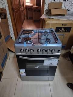 A picture of SuperChef 3gas 1electric Cooker