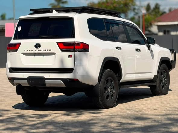 A picture of 2024 TOYOTA LANDCRUISER GR SPORT 3 3L DIESEL 260 Speed