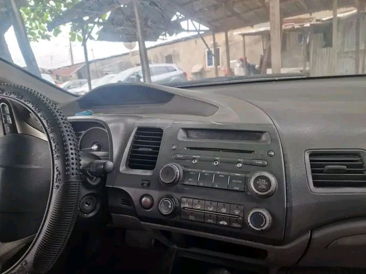 A picture of Honda civic 2010