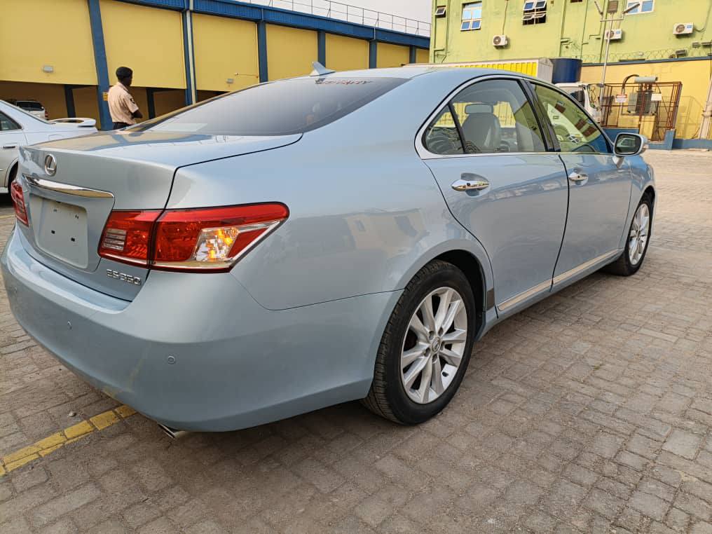 A picture of Lexus ES 2011 Accident free Back camera New entry Thumb