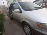 A picture of Toyota sienna very neat in N out good engine N