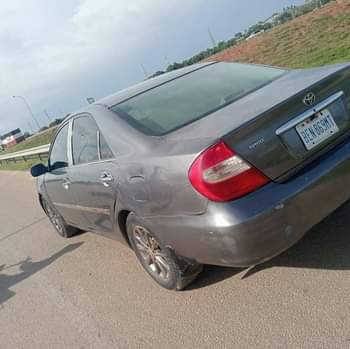 A picture of 2004 Toyota Camry V6 09075915852