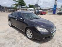 A picture of Clean Lexus ES350 2008 model complete firstbody black on black