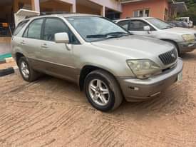 A picture of Lexus RX300