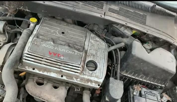 A picture of 03 Toyota sienna 2003 model Buy and drive Nth to