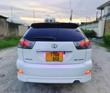 A picture of TOYOTA HARRIER NEW MODEL BEI 25M 0757455444