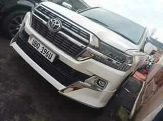 A picture of 2010 Toyota Land cruiser V8 Petrol