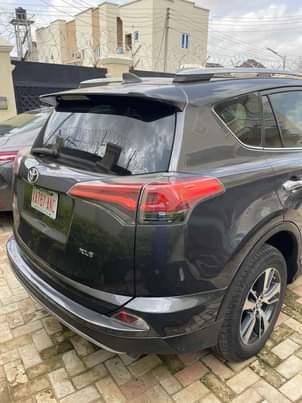 A picture of Toyota RAV4 201