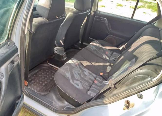 A picture of Volkswagen golf 3 pure first body