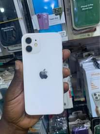 A picture of Iphone12