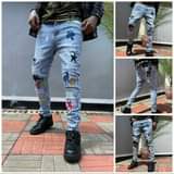 A picture of JEANS