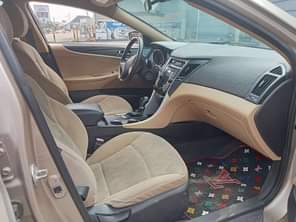 A picture of ELSTAR AUTOS Belgium Grade Hyundai Sonata 2013 Model Engine Gear