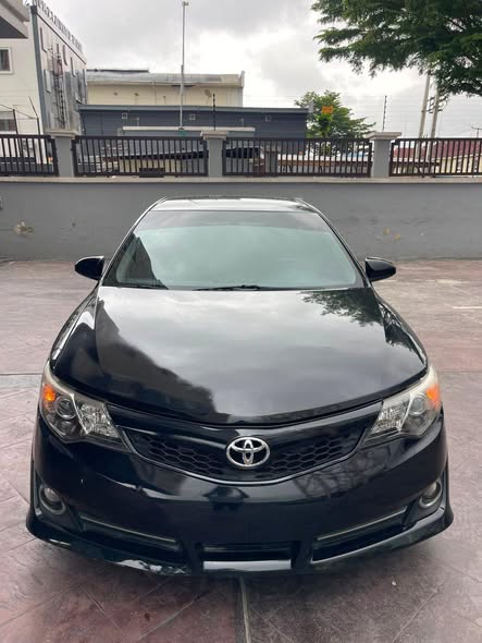 A picture of 2013 Toyota Camry 2013
