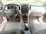 A picture of Tokumbo Highlander 06 3rows