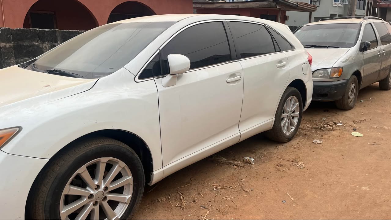 A picture of Toyota Venza 2010