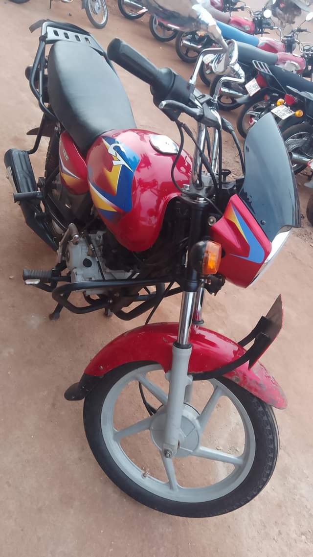 A picture of Bajaj CT125