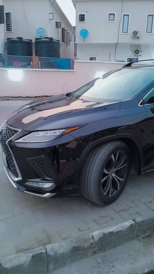 A picture of Full Option.....2017 Lexus RX350