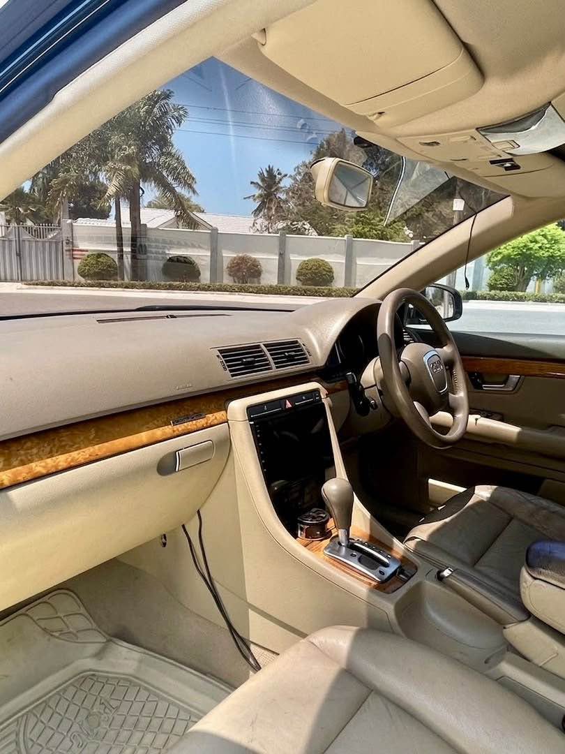 A picture of AUDI A4