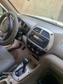 A picture of 2003 TOYOTA RAV 4