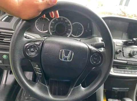 A picture of I m selling out this 2013 Honda Accord EX L