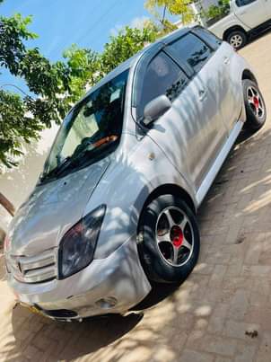 A picture of TOYOTA IST