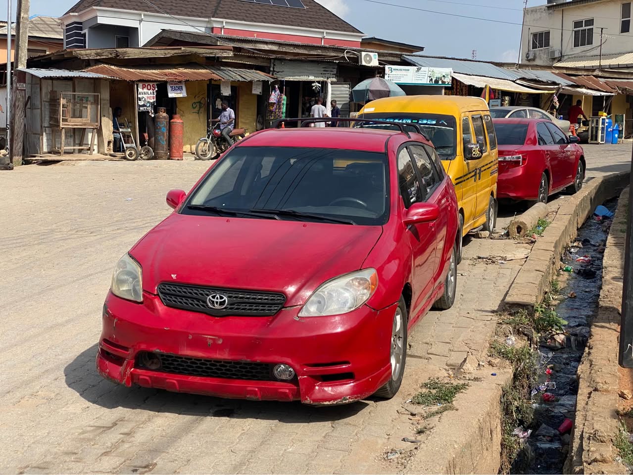 A picture of TOYOTA MATRIX 2004