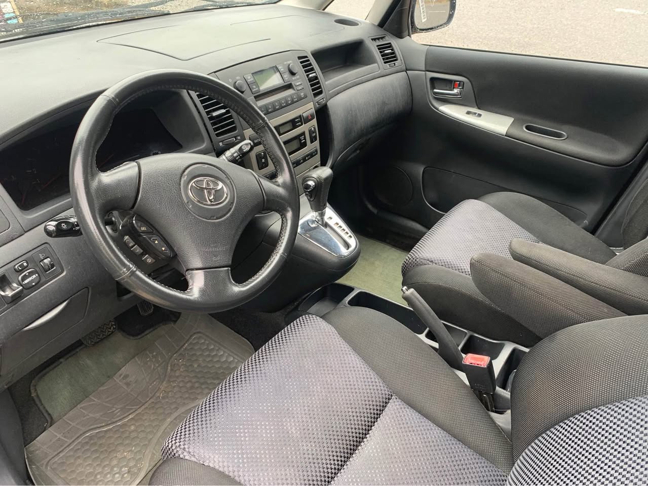 A picture of Foreign use Toyota Corolla verso