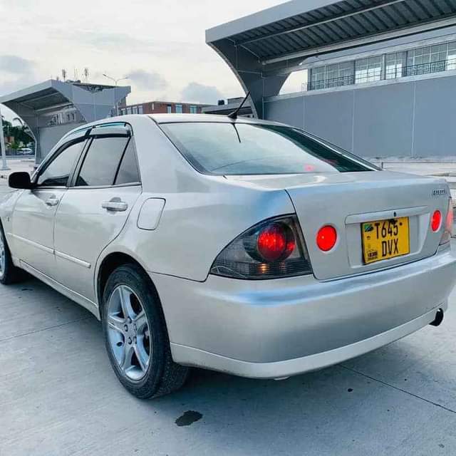 used toyota altezza