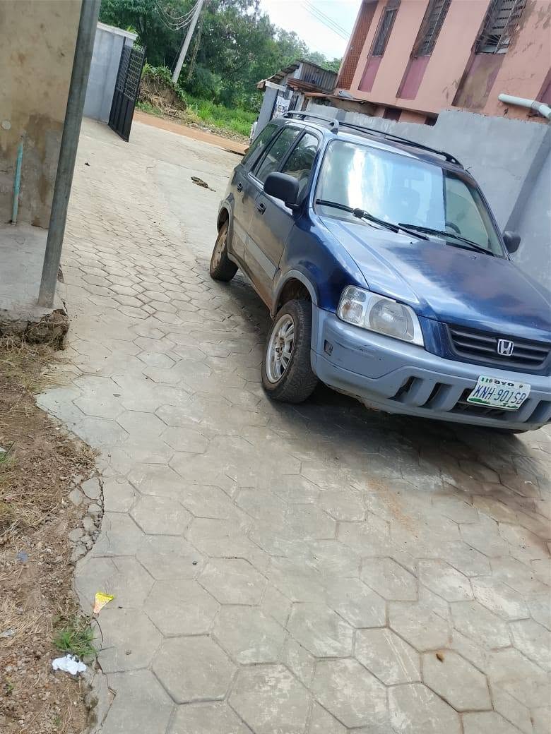 A picture of Honda CR V painted good engine and gear buy and