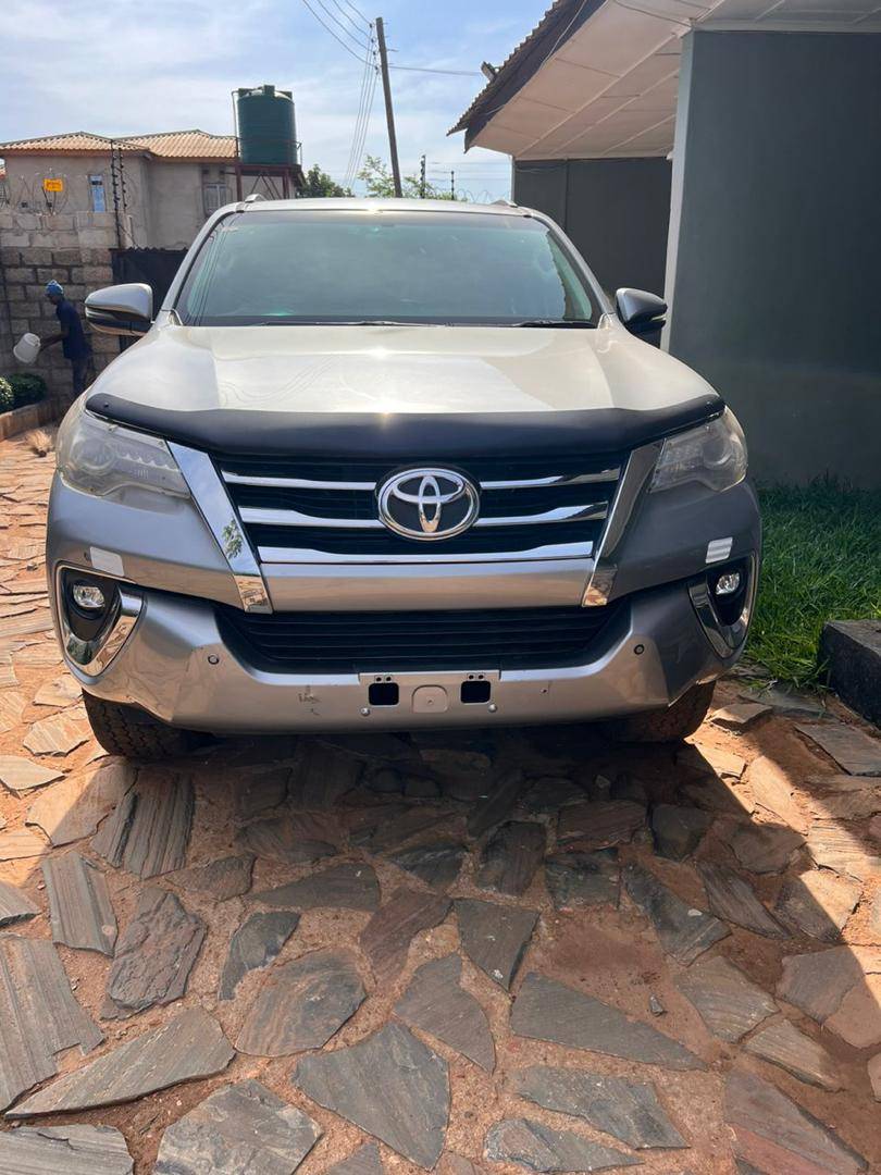 used toyota fortuner
