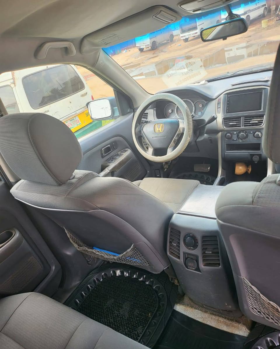 A picture of Honda pilot 06