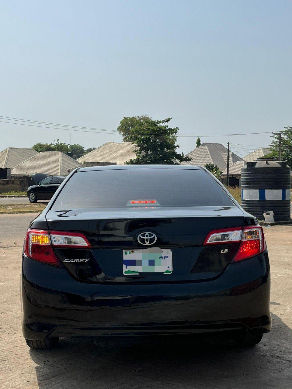 A picture of Toyota Camry LE 2013 model