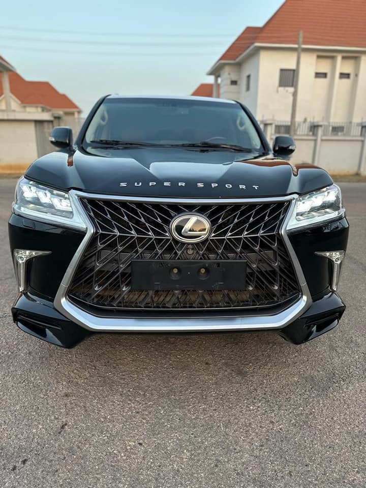 A picture of TOYOTA LEXUS