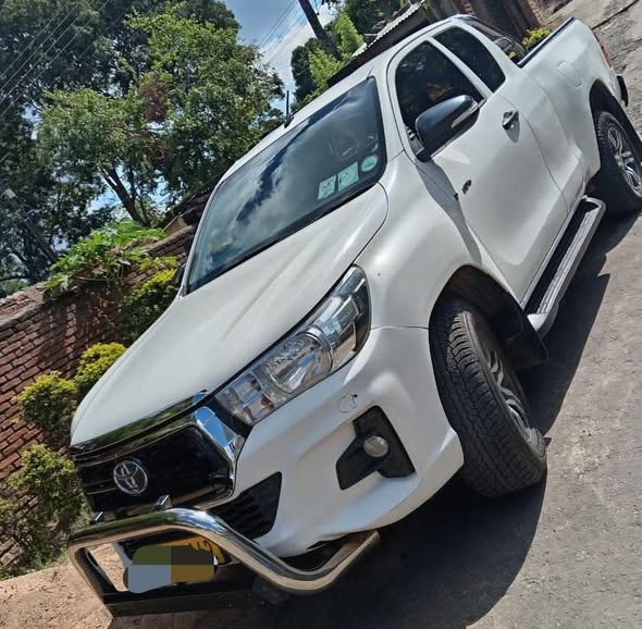 used toyota hilux