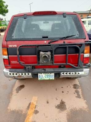 A picture of Nissan Pathfinder first edition is available with good condition engine