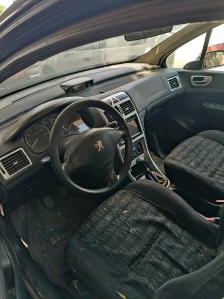 A picture of Peugeot 307 Manual Drive