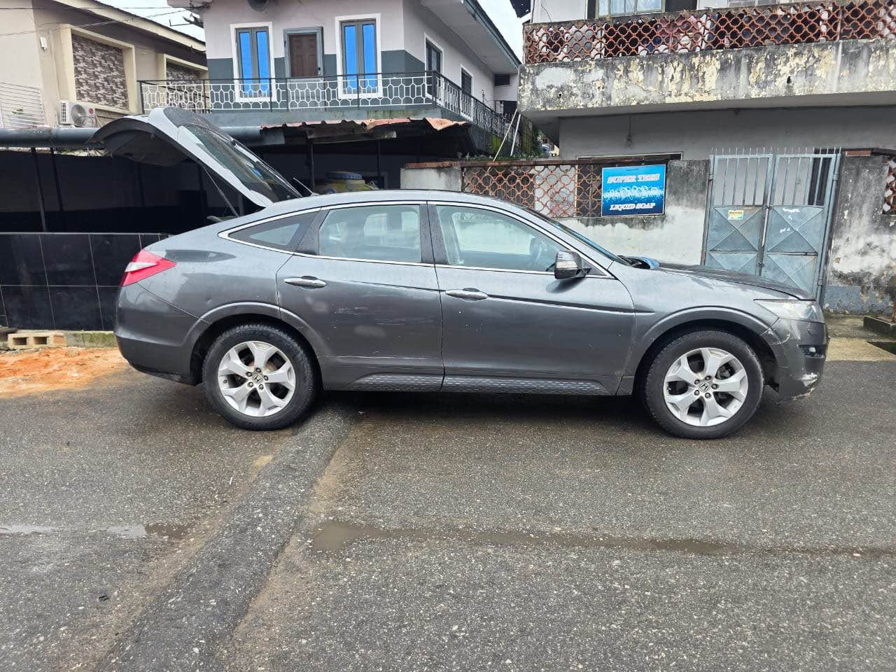 A picture of Awoof Awoof Awoof Registered Honda Crosstour 2012 model Pure Firstbody