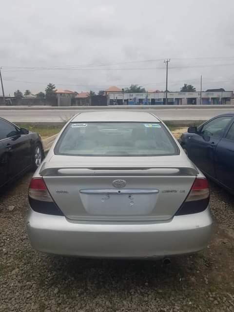 A picture of 2004 Toyota Camry