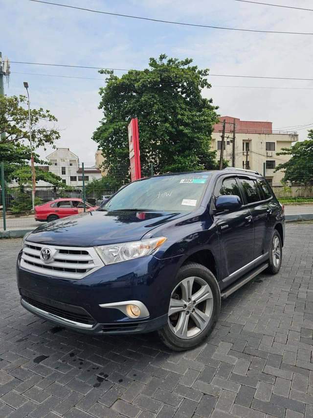 A picture of 2013 Toyota Highlander 2014