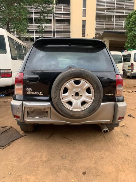 A picture of Rav4 2005 SUV