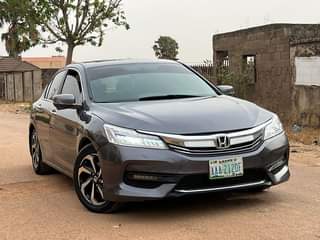 A picture of Honda Accord 2017