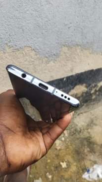 A picture of Lg valvet gb 128 ram 8