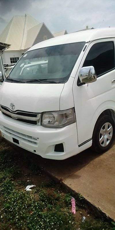 A picture of Toyota hummer 2 bus for sale Price is 7 5m