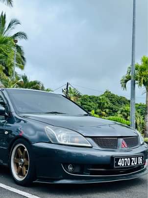 mitsubishi lancer